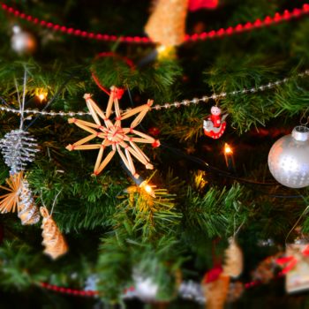 Weihnachtsbaum Großaufnahme, Strohstern